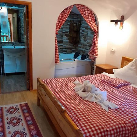 Cabanute Si Camping Dracula Capatineni-Paminteni Esterno foto
