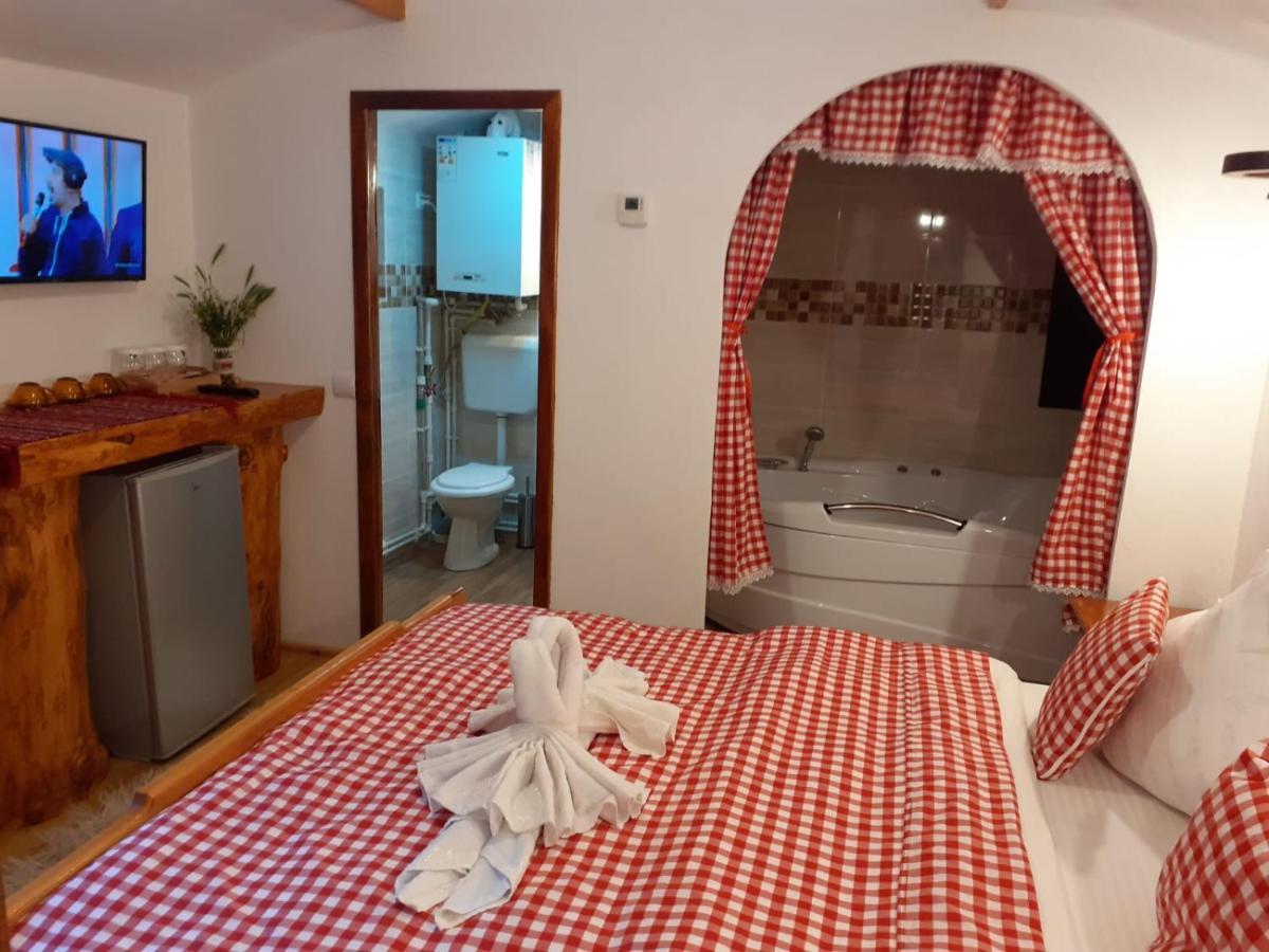 Cabanute Si Camping Dracula Capatineni-Paminteni Esterno foto