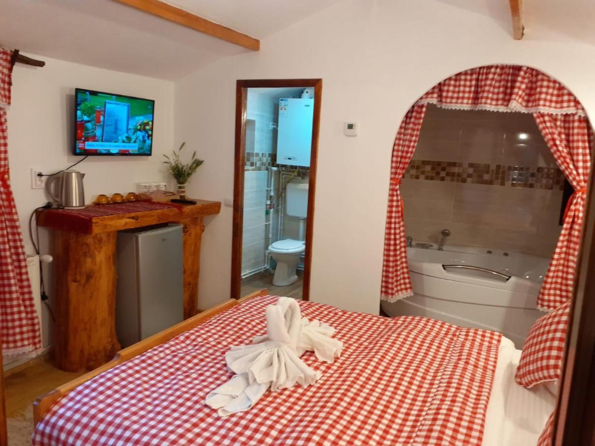Cabanute Si Camping Dracula Capatineni-Paminteni Esterno foto